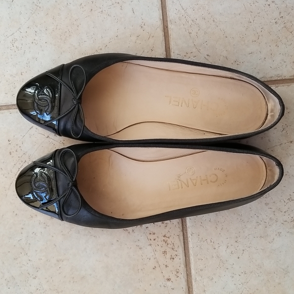 CHANEL Lambskin Patent Toe Ballerina Flats - Picture 12 of 13